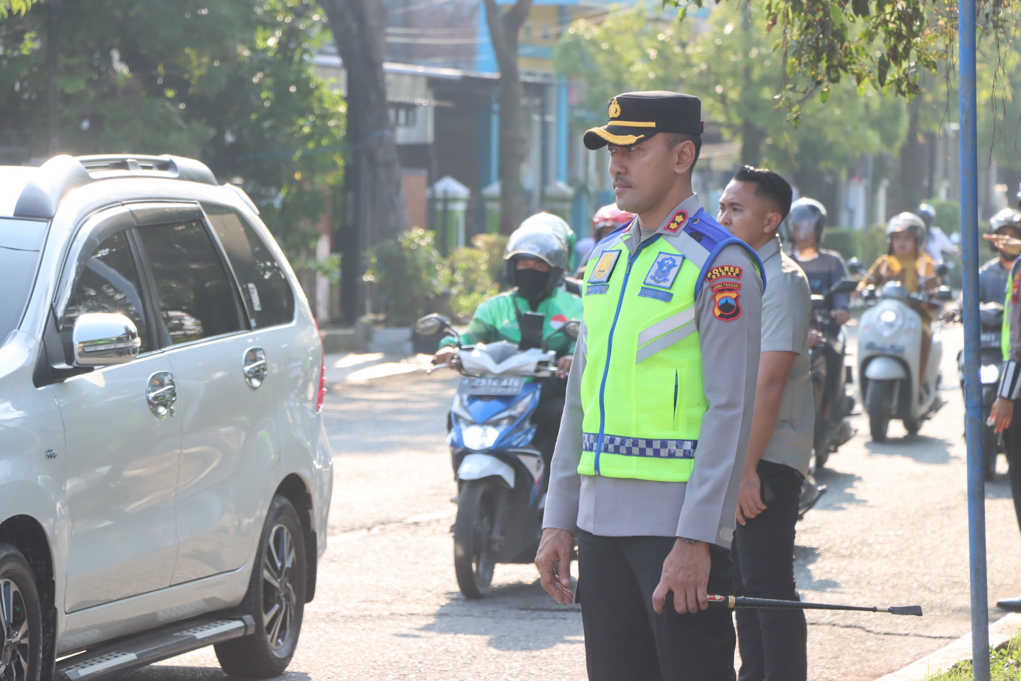 Antisipasi Kepadatan dan Kecelakaan Polres Demak Giatkan Pengaturan Lalin di Pagi Hari