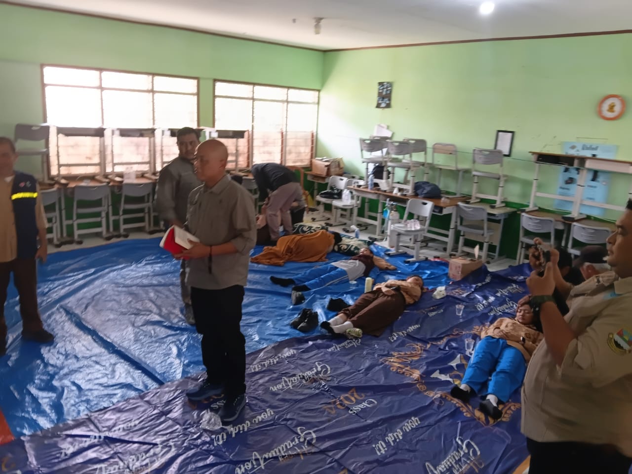 Puluhan Siswa SMPN 1 Cisarua Diduga Keracunan Makanan Bergizi Gratis, Orang Tua Panik