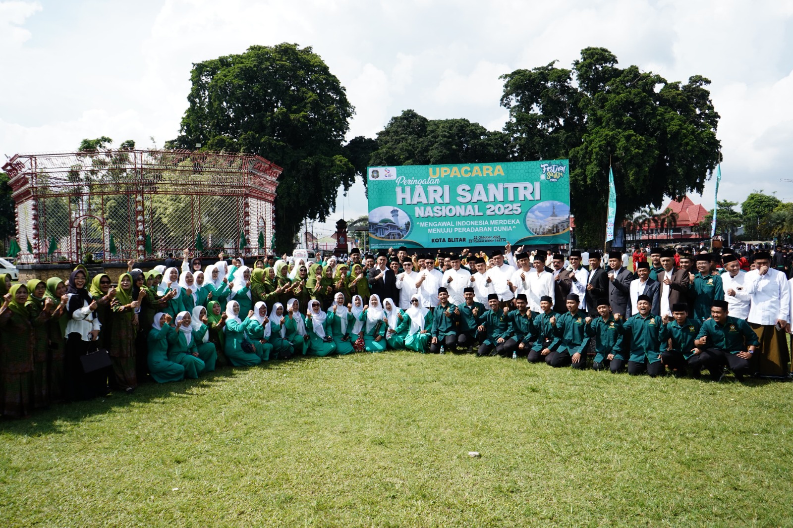 Peringati Hari Santri Nasional 2025, Kota Blitar Gaungkan Semangat Mengawal Indonesia Merdeka Menuju
