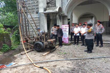 Peringati Hari Jadi Reserse ke  78 Polres Kediri Bantu Sumur Bor